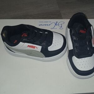 Puma Black and White Kids  Shoes SIZE 4